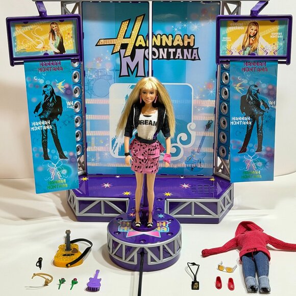 Hannah Montana Concert Stage Set with Miley/Hannah Hair Quick Switch Doll